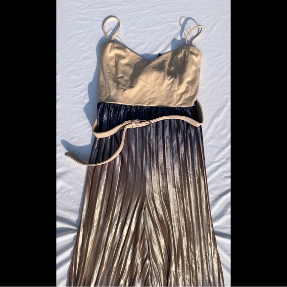 β¨ 5x HP β¨ Waterfalling β¨ Belted Velvet Jumpsuit β¨ - Picture 4 of 9